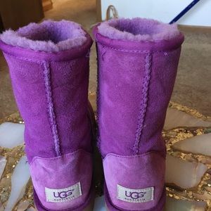 Purple Ugg Boots! No marks, very good condition!